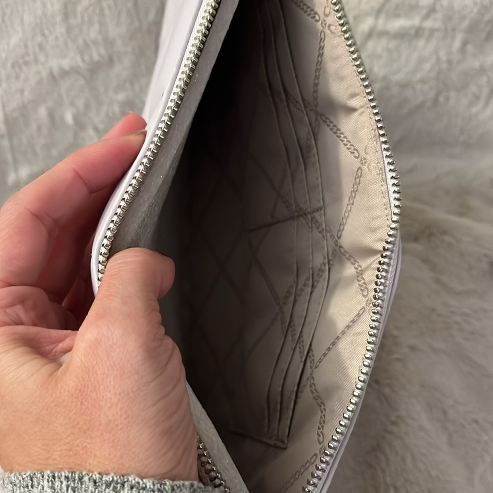 EUC Micheal Kors jet set large zip pouch. - Picture 5 of 7